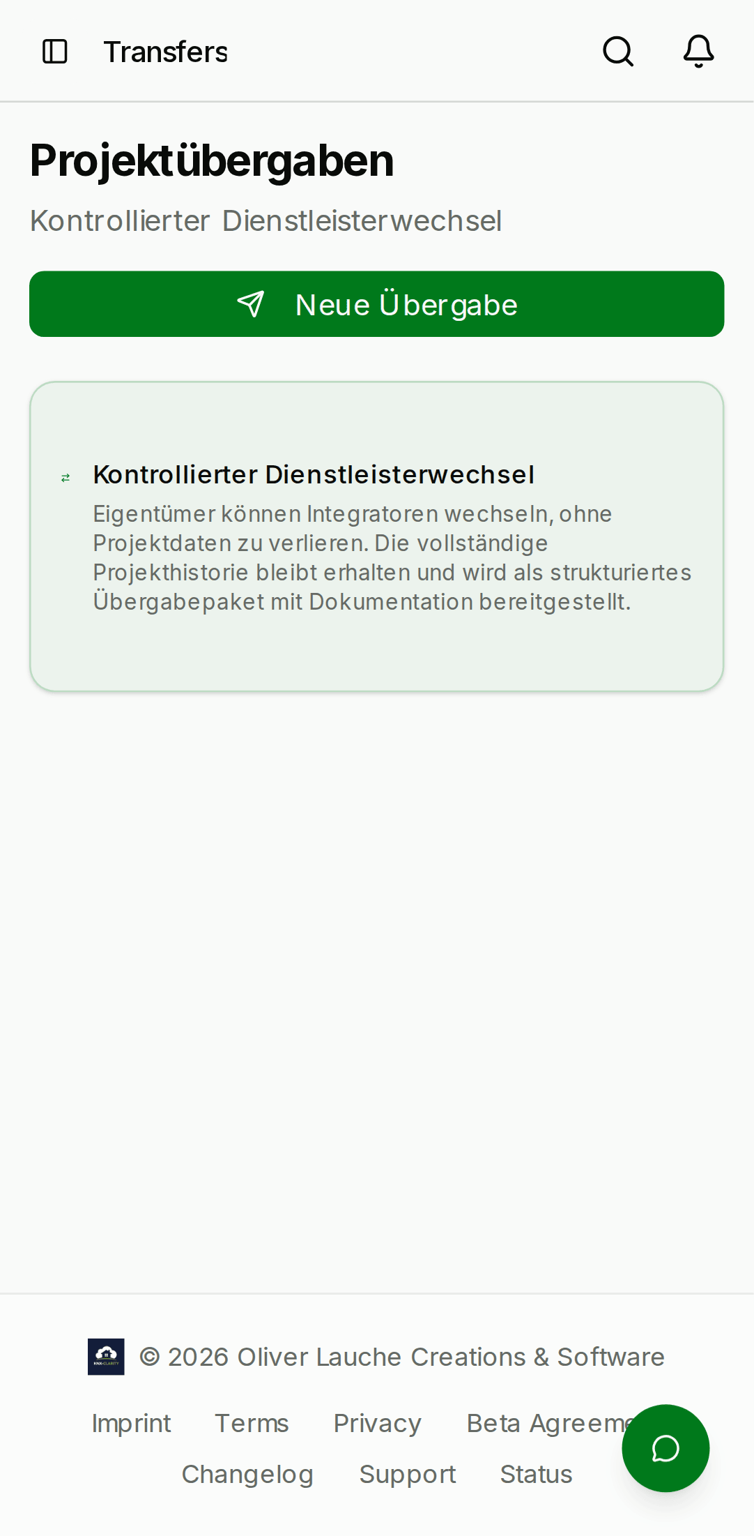 Transfers page showing two sections: incoming transfers (with source org, project name, Accept / Decline buttons per row) and outgoing transfers (with destination org, status, and a Withdraw action). The 'Neue Übergabe' button sits in the top-right. — mobile view